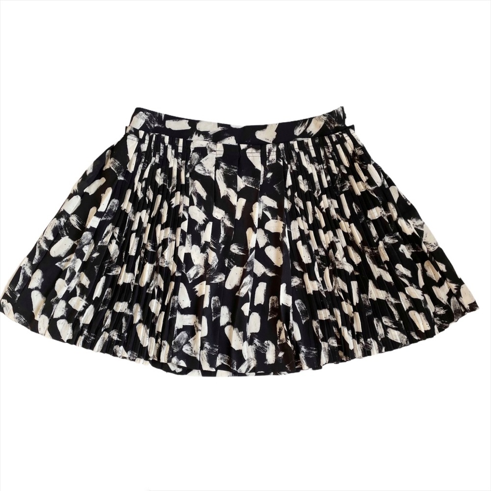 Banana Republic Pleated Brushstroke Skirt. Like New!